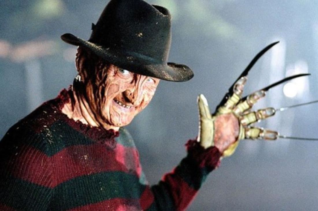 Guantes de Freddy Krueger y otros objetos icónicos del cine de terror a la venta