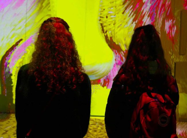 Museos Inmersivos Cómo la Tecnología Está Cambiando la Forma de Vivir el Arte y la Cultura