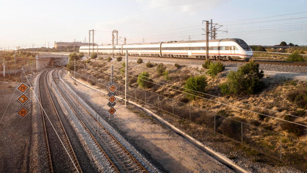 Lecciones internacionales: lo que Argentina puede aprender del Shinkansen y el AVE