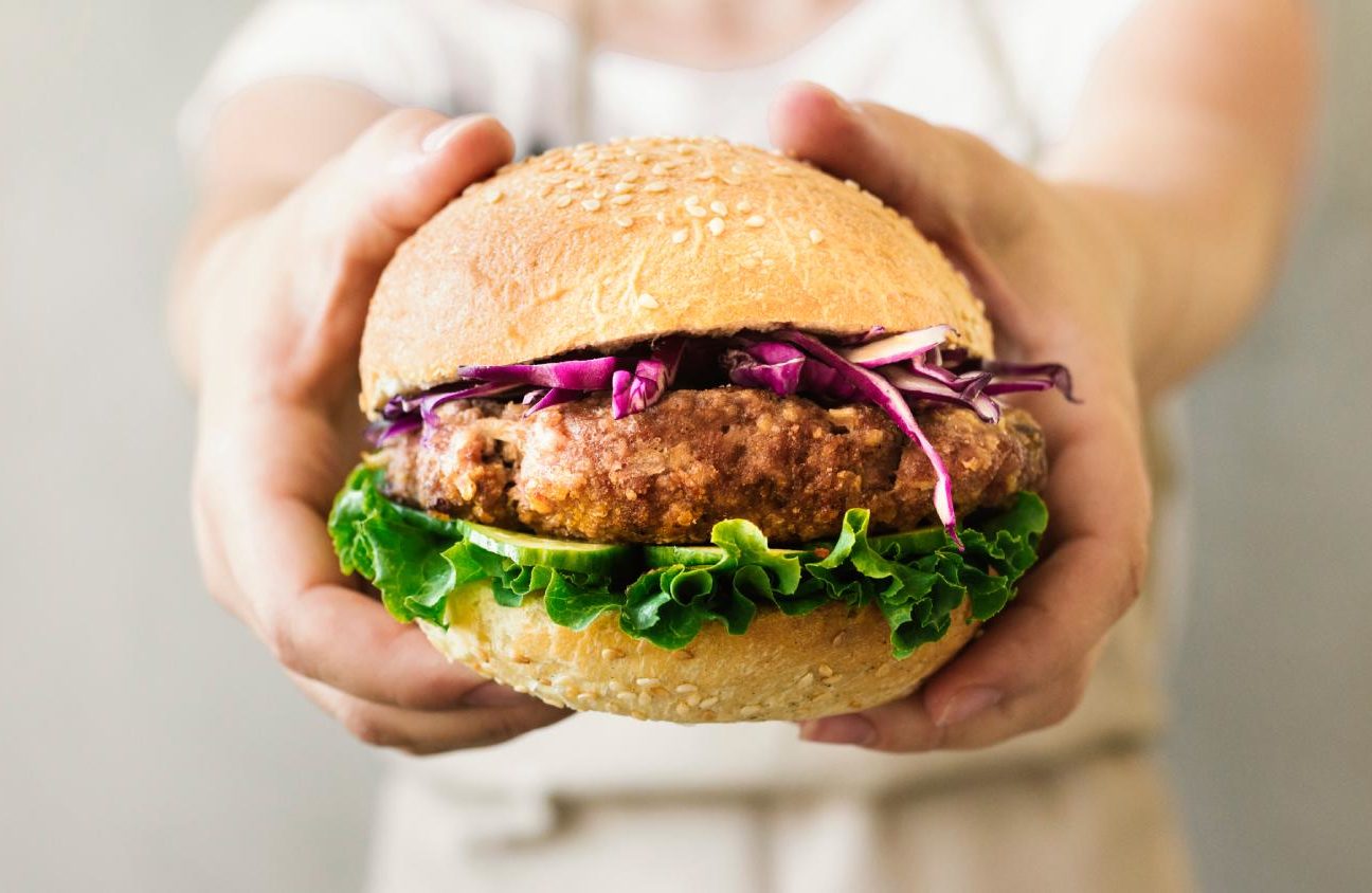 Proteínas Alternativas: El Futuro de la Industria Alimenticia