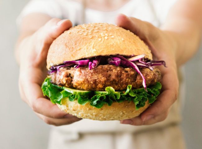 Proteínas Alternativas: El Futuro de la Industria Alimenticia